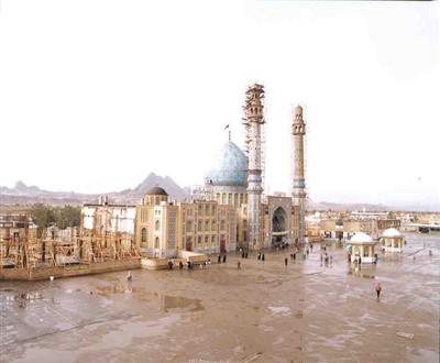 نمایی از بالا از مسجد جمکران در حال مرمت